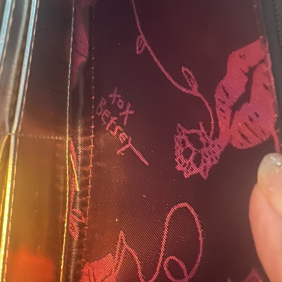 Betsey Johnson fun sparkly gold wallet. Measures approximately 8 x 4”. NWOT - Picture 13 of 13